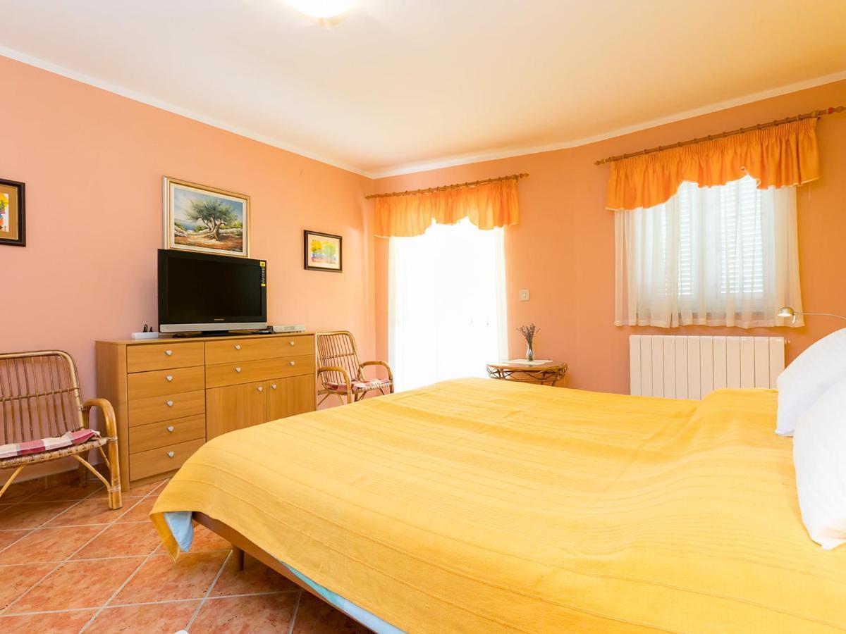 Residence Matilda Vrsar Buitenkant foto